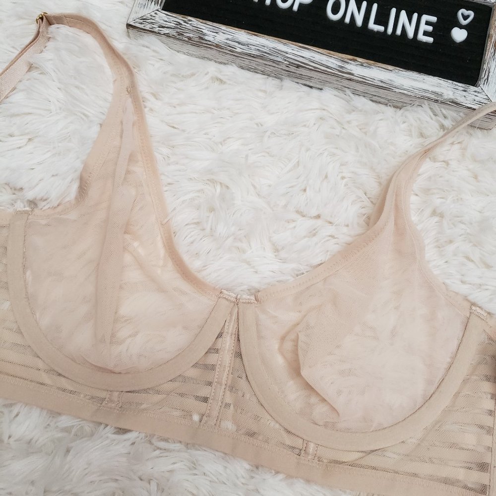 Victoria's Secret Unlined Mesh Plunge Bra - Picture 4 of 7